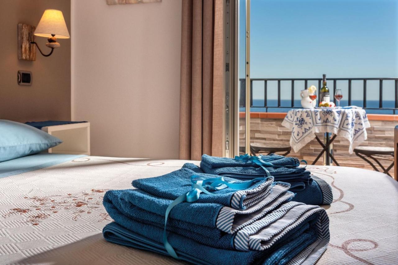 Torrevarata - Guest Rooms سانتا تيريزا دي ريفا المظهر الخارجي الصورة